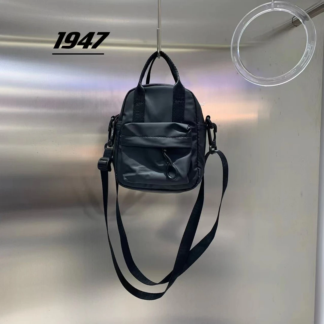 宝儿同款芬芬家#1947新款防泼水手拎斜挎小包，尺寸：18*14cm