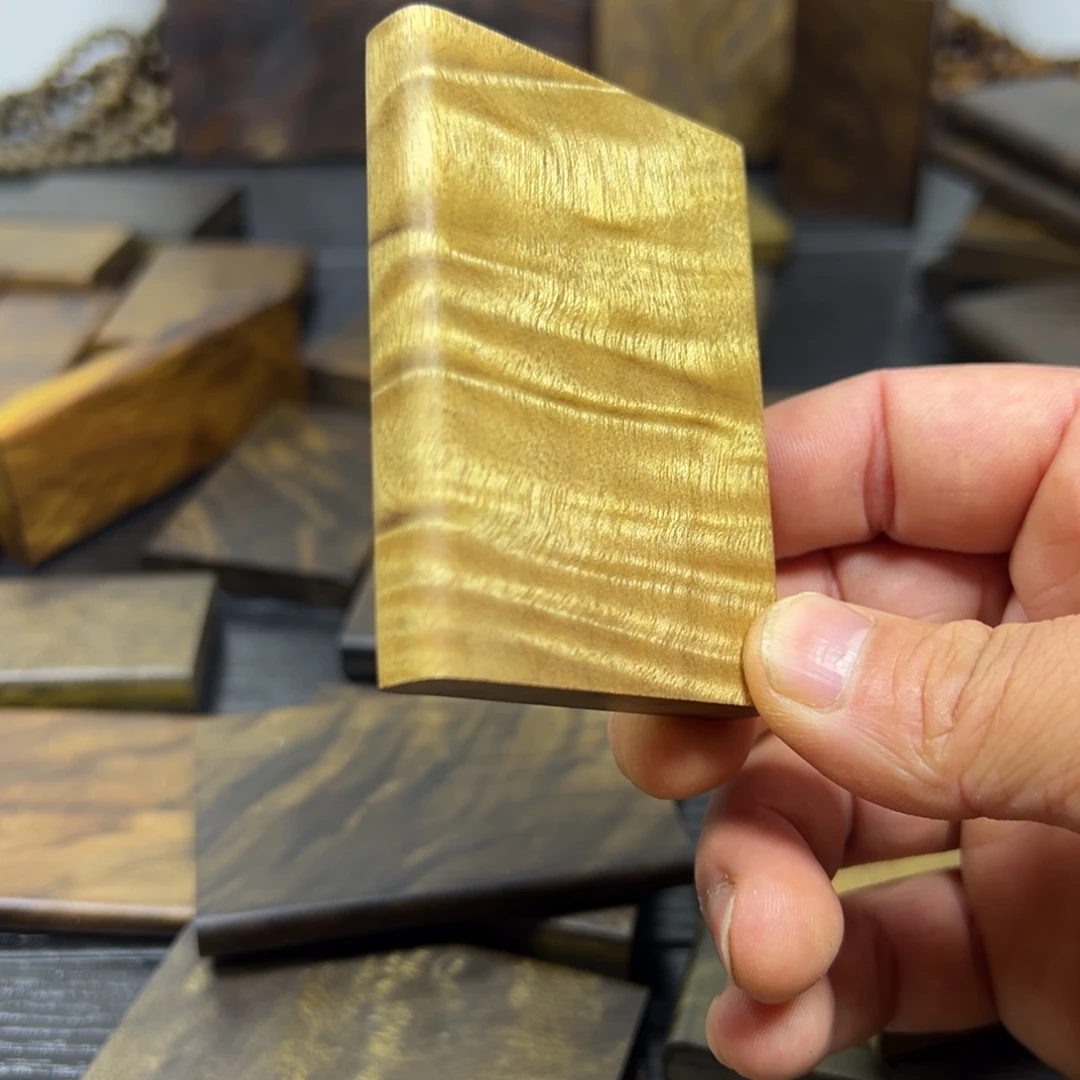 同***粘小叶金丝楠无事牌