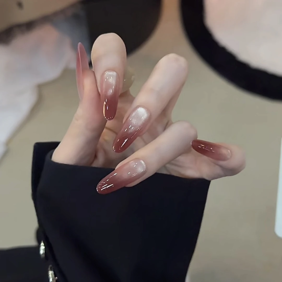 达人专属【草莓冰沙】指尖渐变深草莓色追光猫眼精致手工穿戴甲10片