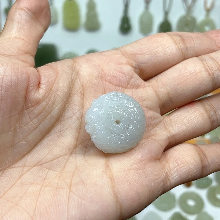 和田玉未镶嵌颈饰晨*雾