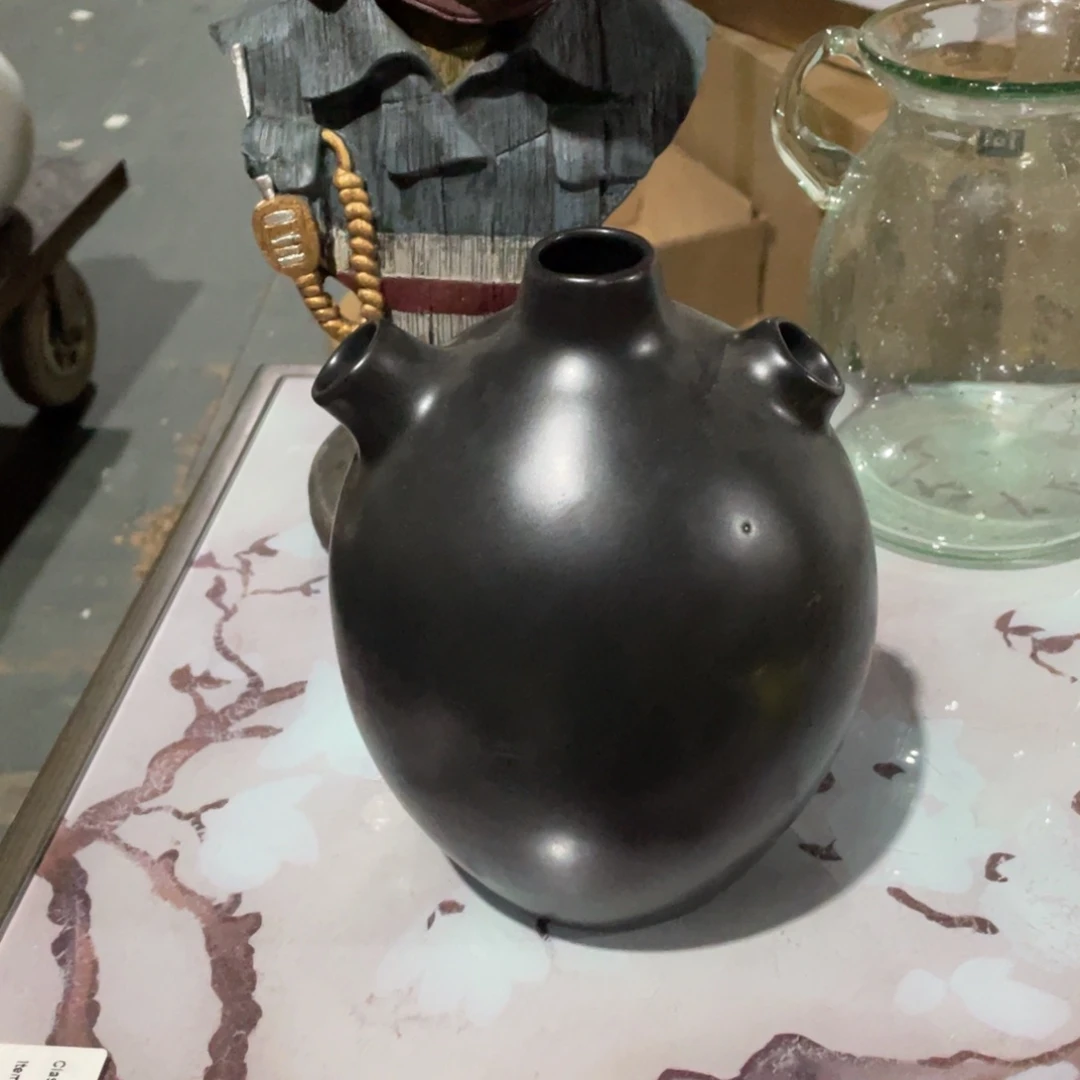 陶瓷花瓶，家居摆件。