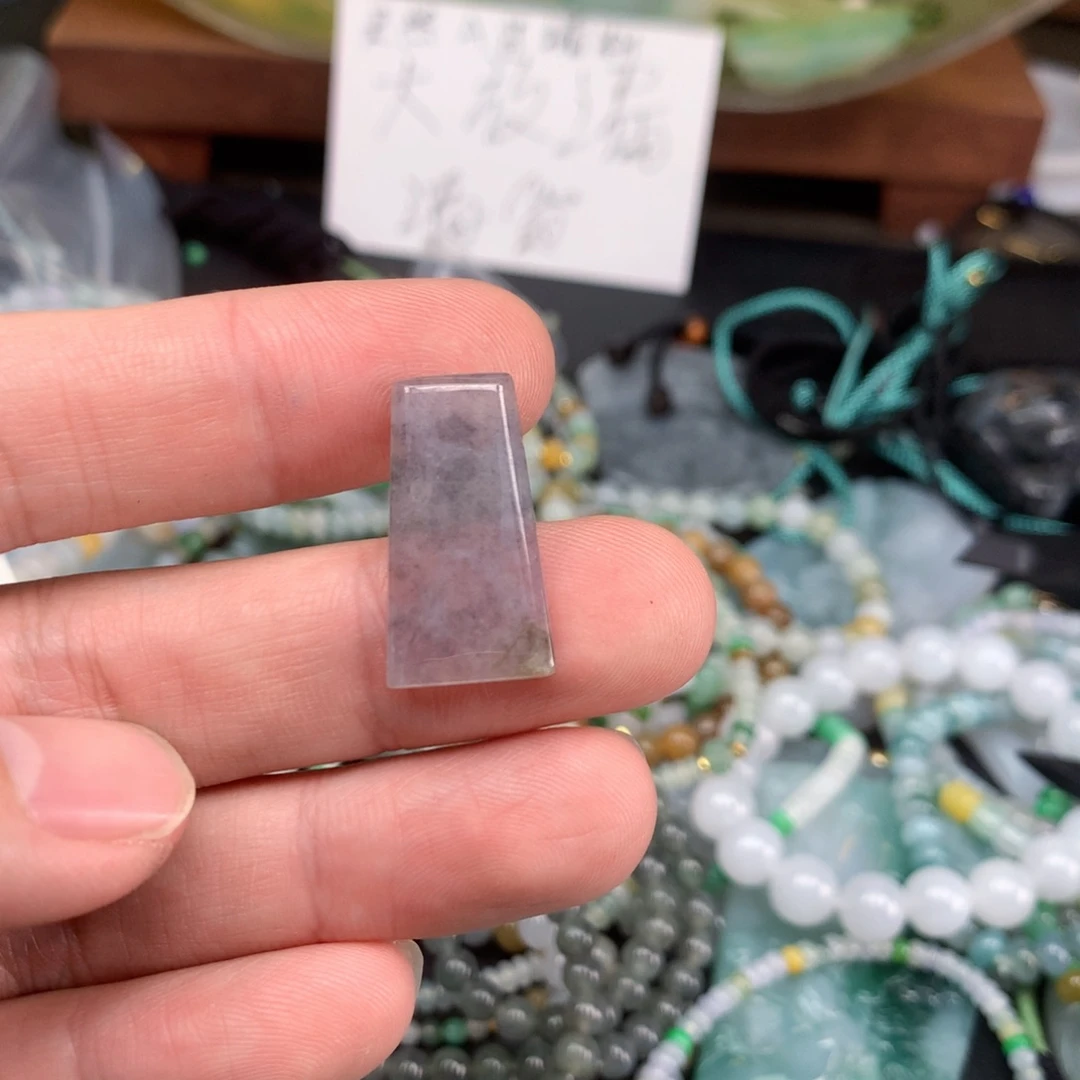 翡翠未镶嵌颈饰福利