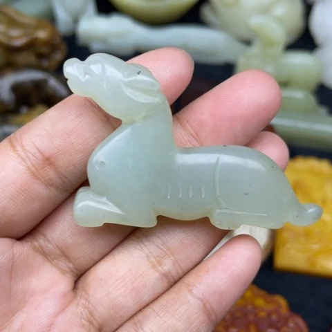 未镶嵌蛇纹石玉颈饰15
