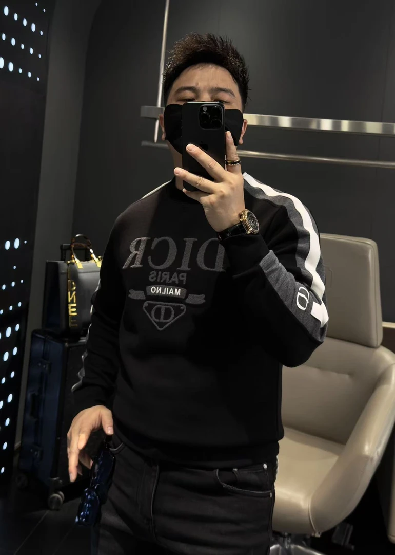 【马哥严选】2025秋季新款百搭休闲风男士潮流高奢字母刺绣圆领卫衣