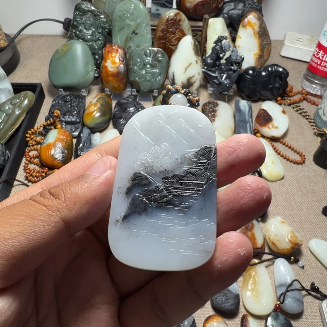 和田玉未镶嵌挂件山水