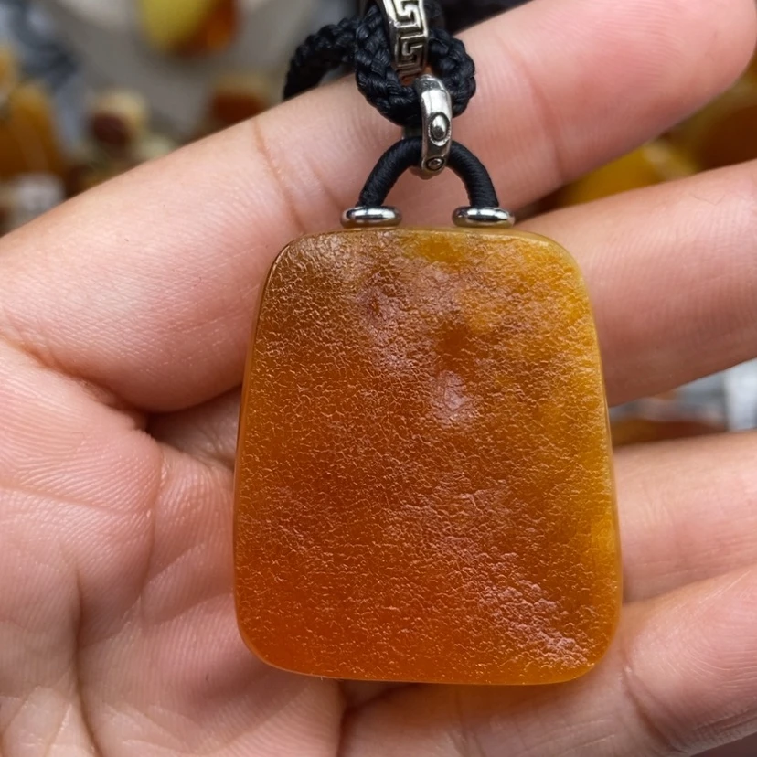 【闪购商品】琥珀颈饰未镶嵌