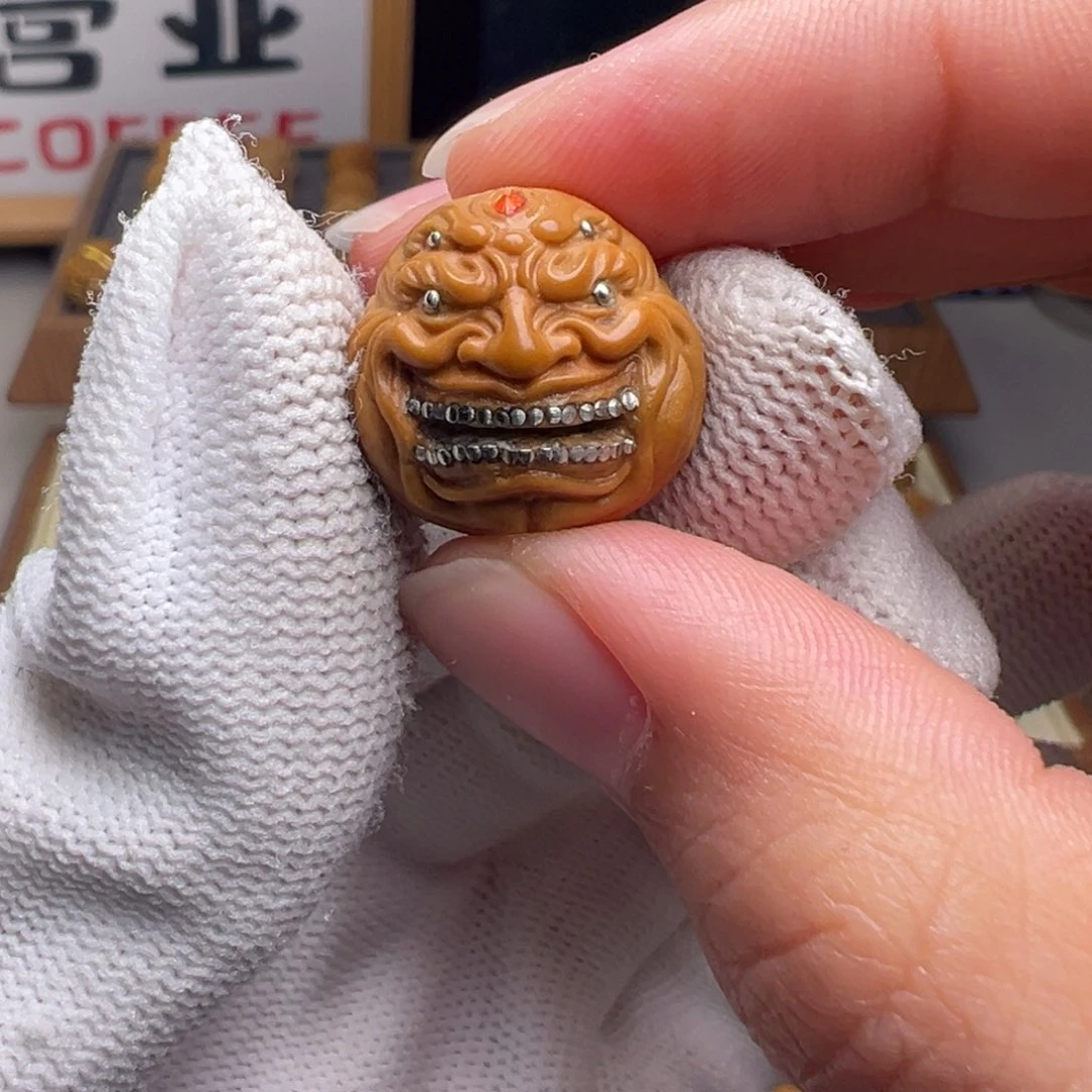 文玩核桃把件镶嵌款大牙恶僧18左右尺寸全品有正常封口线