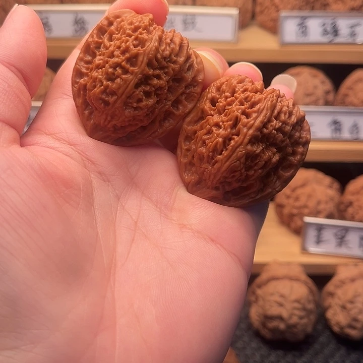 文玩核桃把件39三角疆