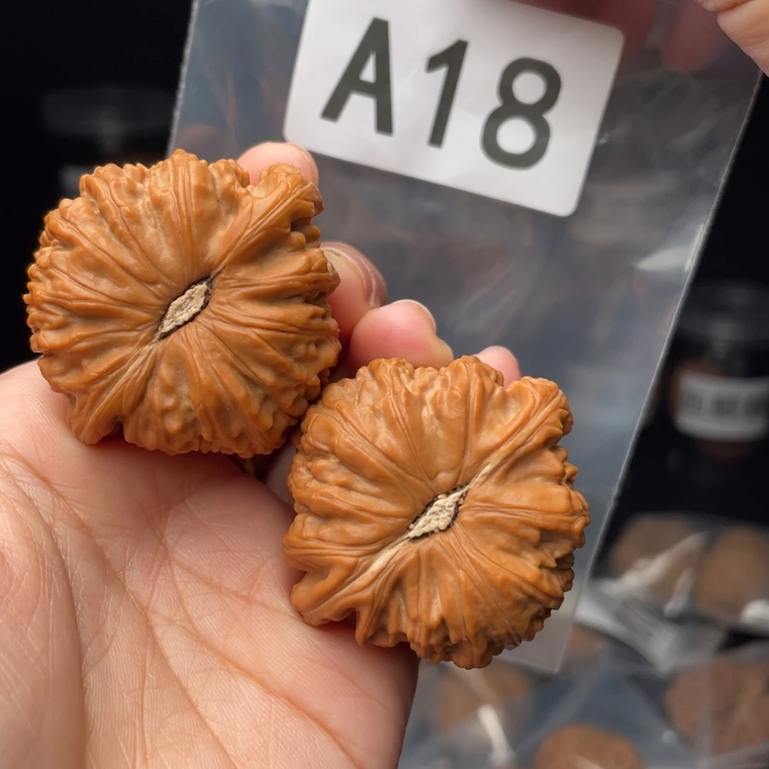 文玩核桃把件l****中43闷白