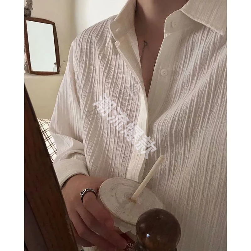 20252025年新款高级感垂感港风长袖衬衫男肌理质感百搭宽松休2025