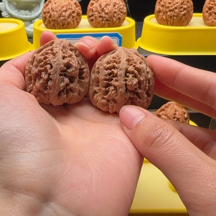文玩核桃把件40粗筋
