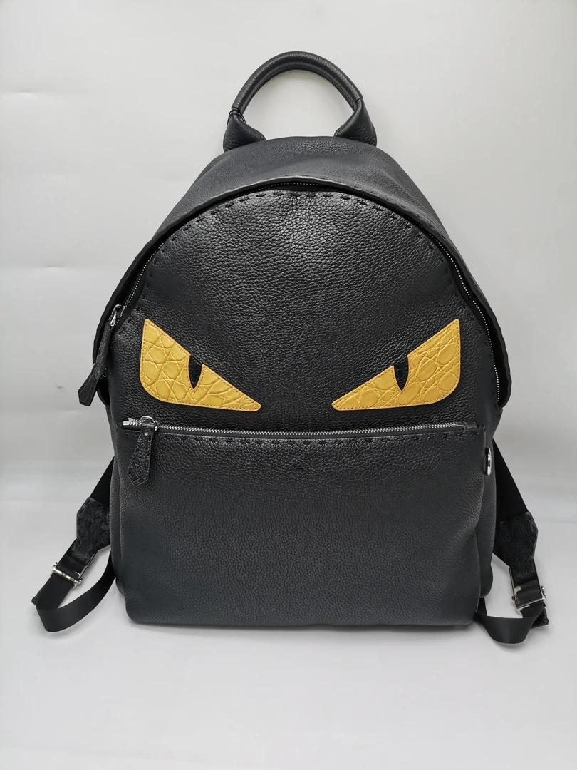 99新 FENDI/芬迪 98新 17645 芬迪全皮小怪兽黑色全皮双肩包时尚