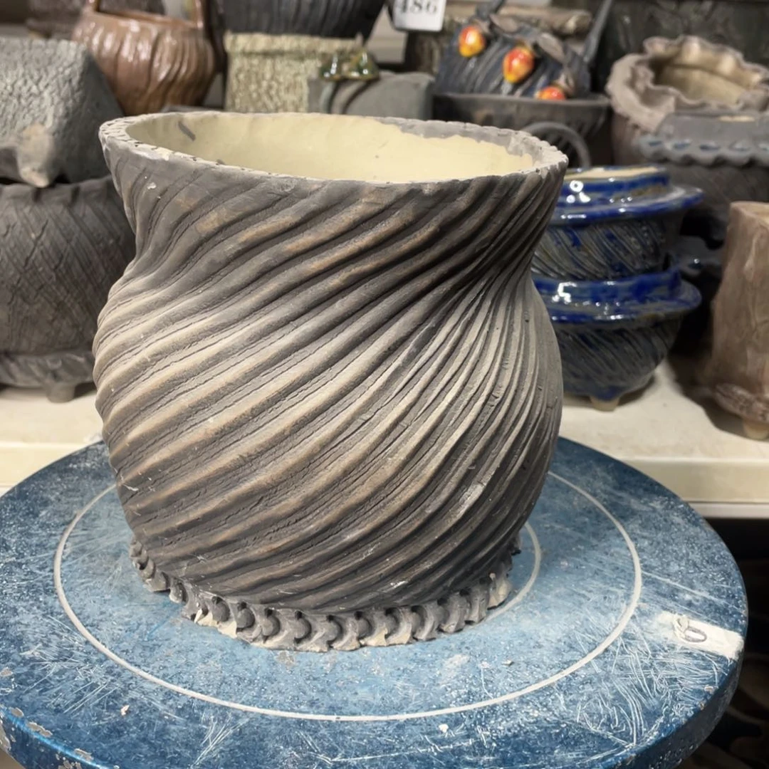 红陶微瑕的脸上有一丝