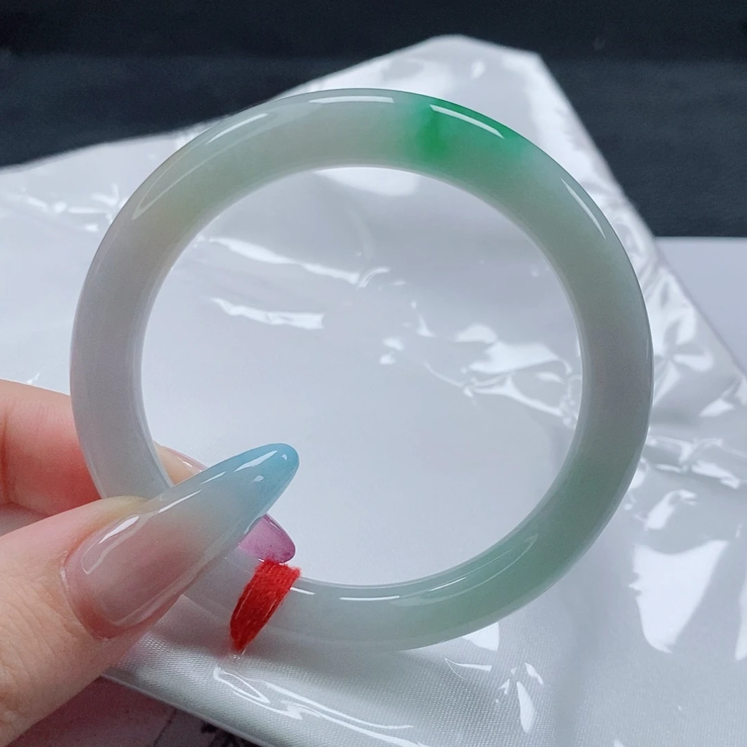 【闪购商品】未镶嵌手镯（圆镯）翡翠427号