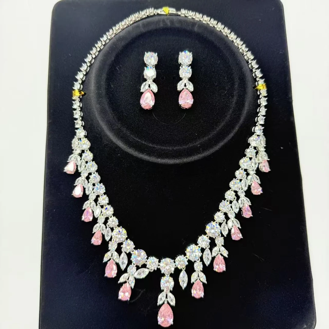 时尚轻奢百搭吊坠礼s盒dm12281501