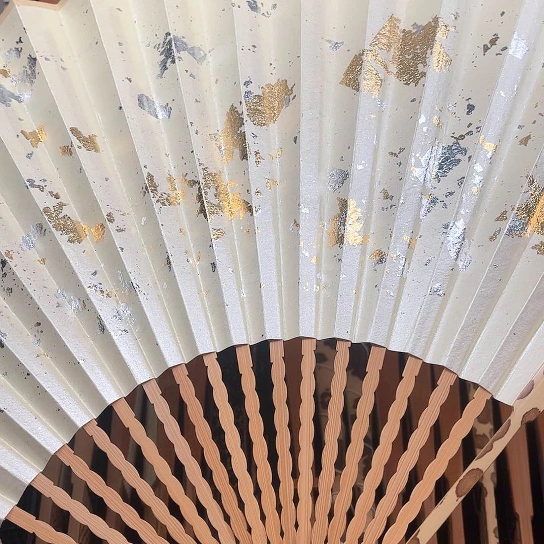 扇子白撒龙鳞梅妃