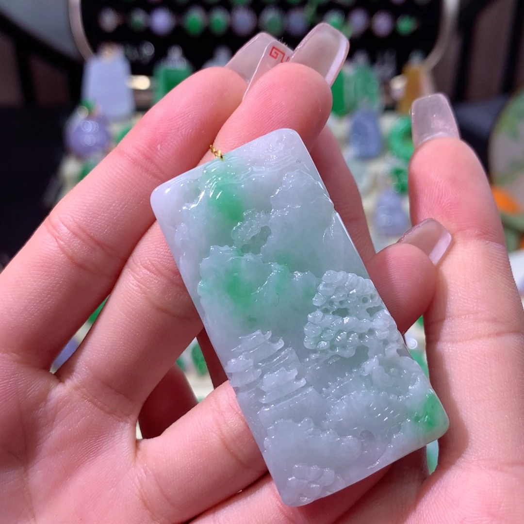 翡翠颈饰未镶嵌翡翠