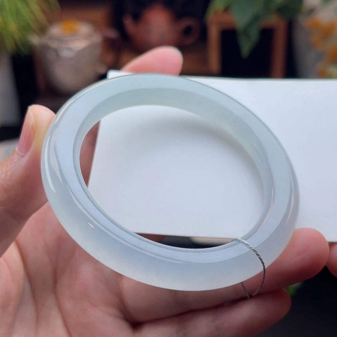 未镶嵌手镯（圆镯）翡翠