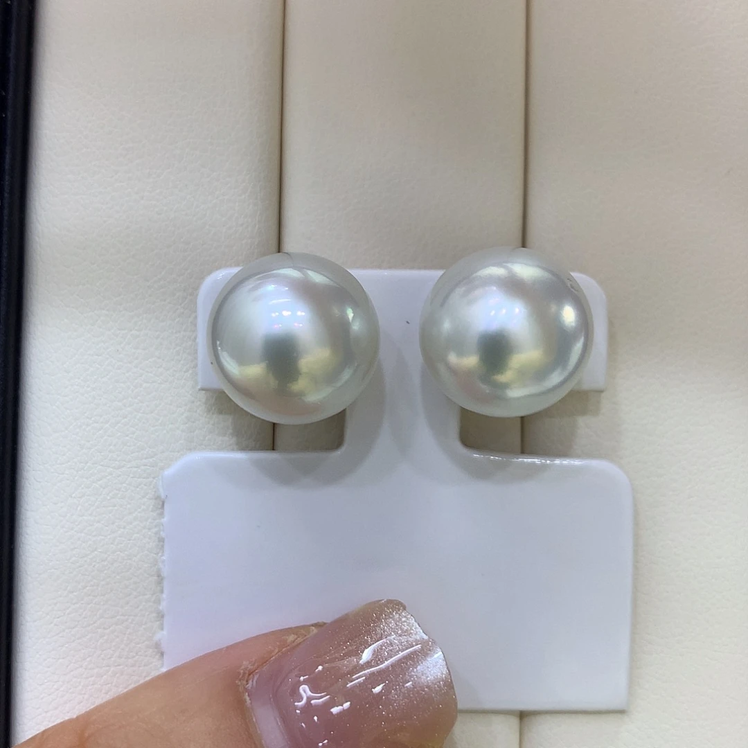 耳饰18K金镶嵌海水珍珠13-14mm澳白