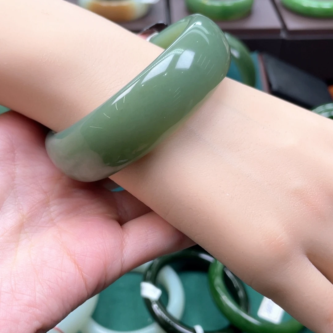 和田玉（碧玉）未镶嵌手镯57.58