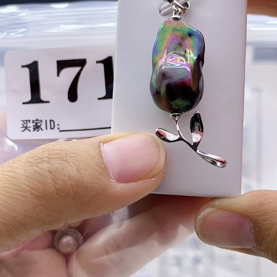 钛钢淡水珍珠颈饰