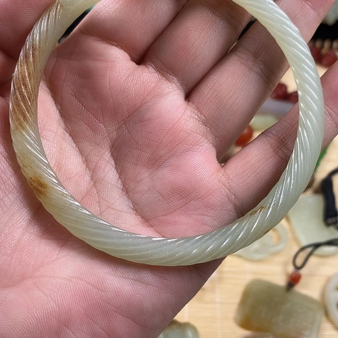 玛瑙/玉髓颈饰未镶嵌A****?