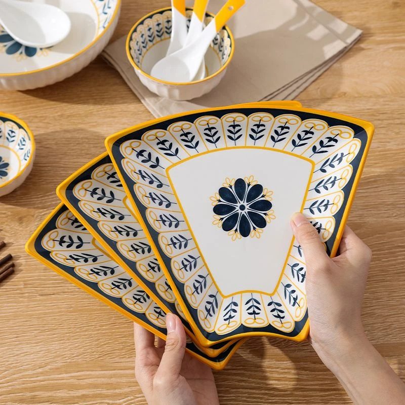 舍里·扇形团圆拼盘餐具组合陶瓷盘子汤碗家用2023新款