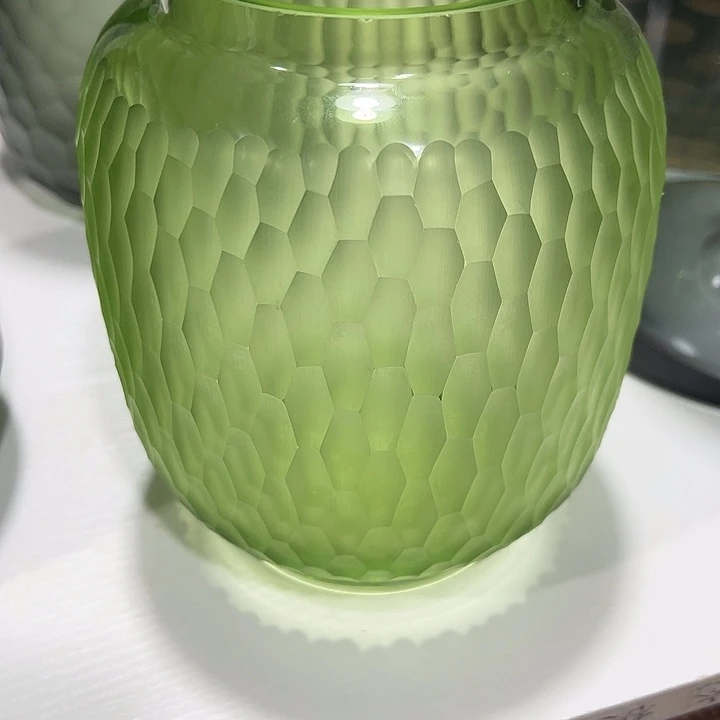 绿色磨刻花瓶花器高18口10