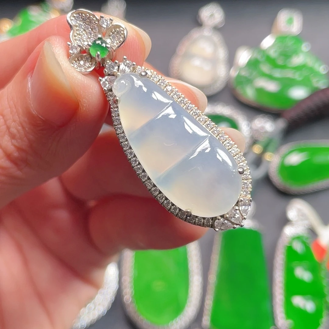 吊坠(不含链)未镶嵌翡翠