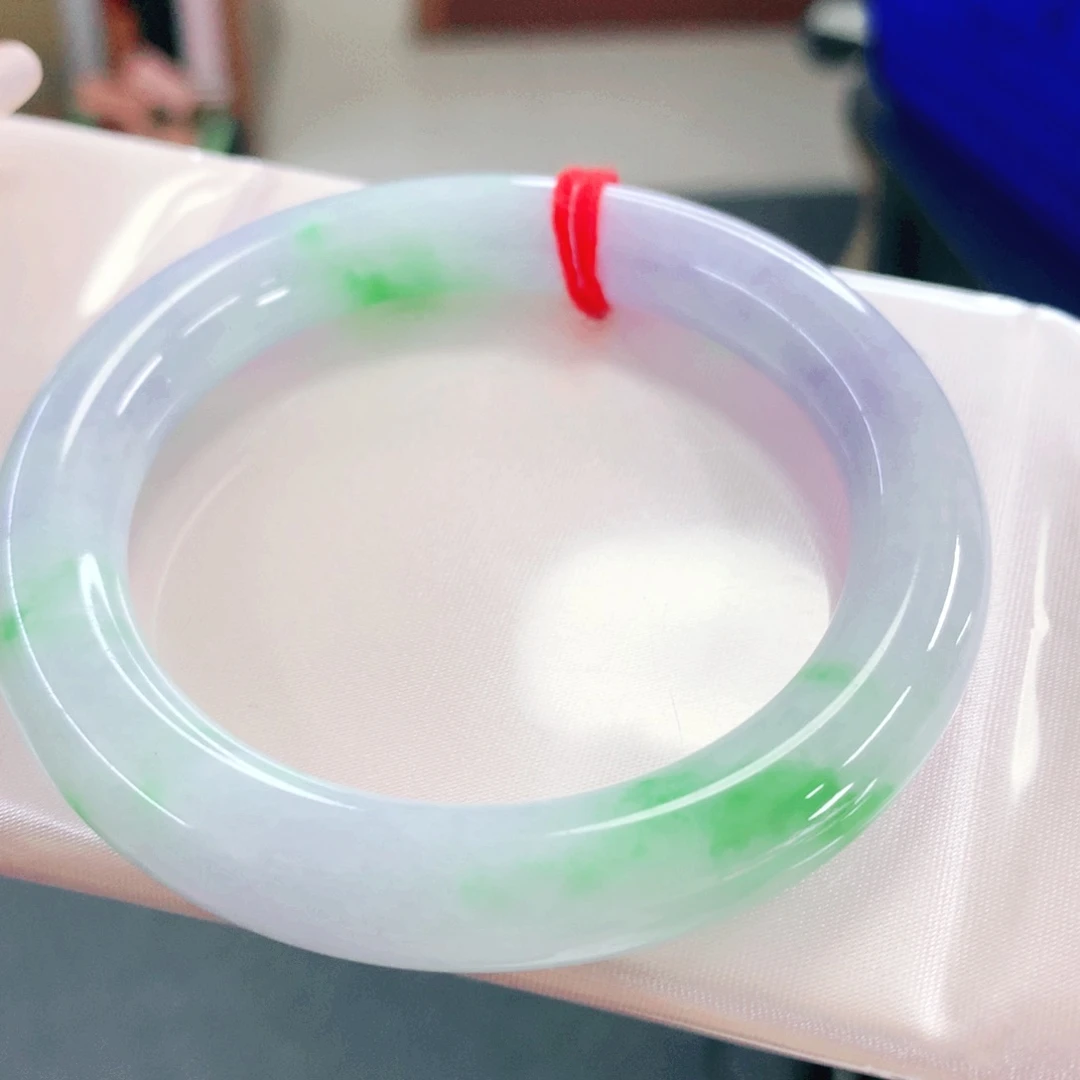 未镶嵌手镯翡翠56。