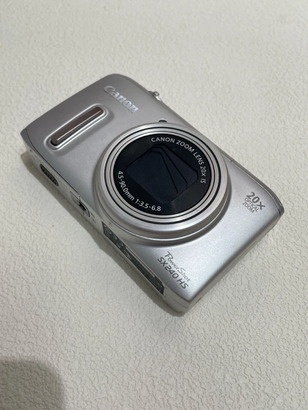 95新 Canon/佳能 sx240大长焦稀有银色冷白皮1210w像素