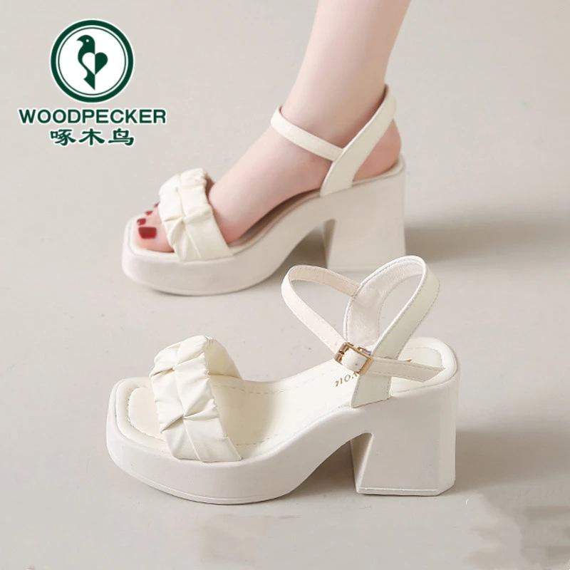 啄木鸟粗跟罗马凉鞋女款2025年新款夏季时尚女鞋防水台坡跟高跟鞋