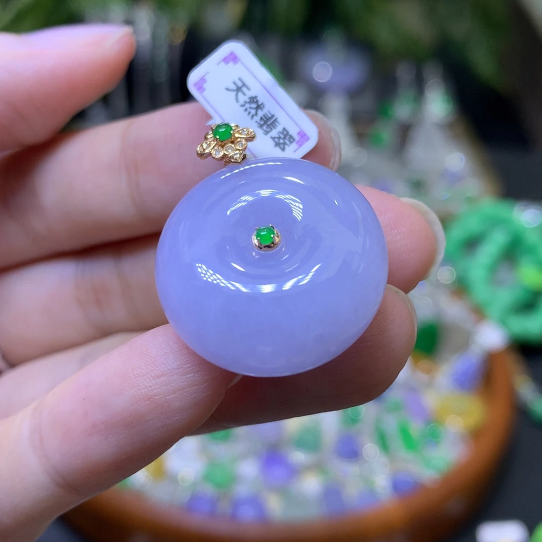 颈饰18K金镶嵌翡翠