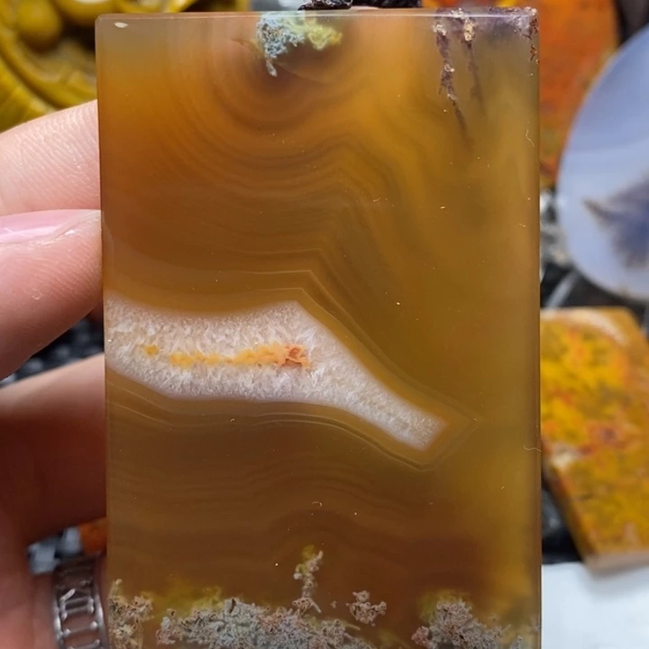 玛瑙/玉髓颈饰未镶嵌松**子