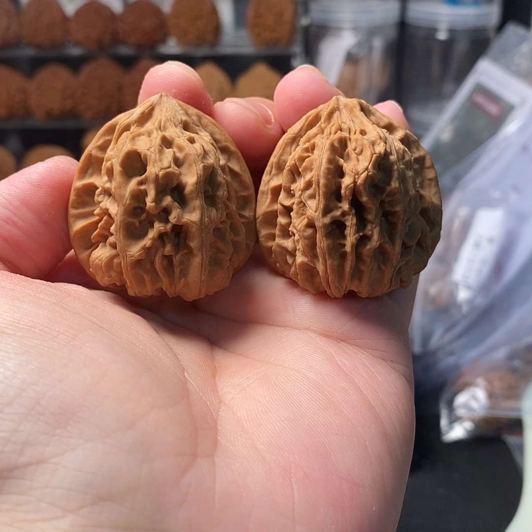 1文玩核桃上古金蟾38-512