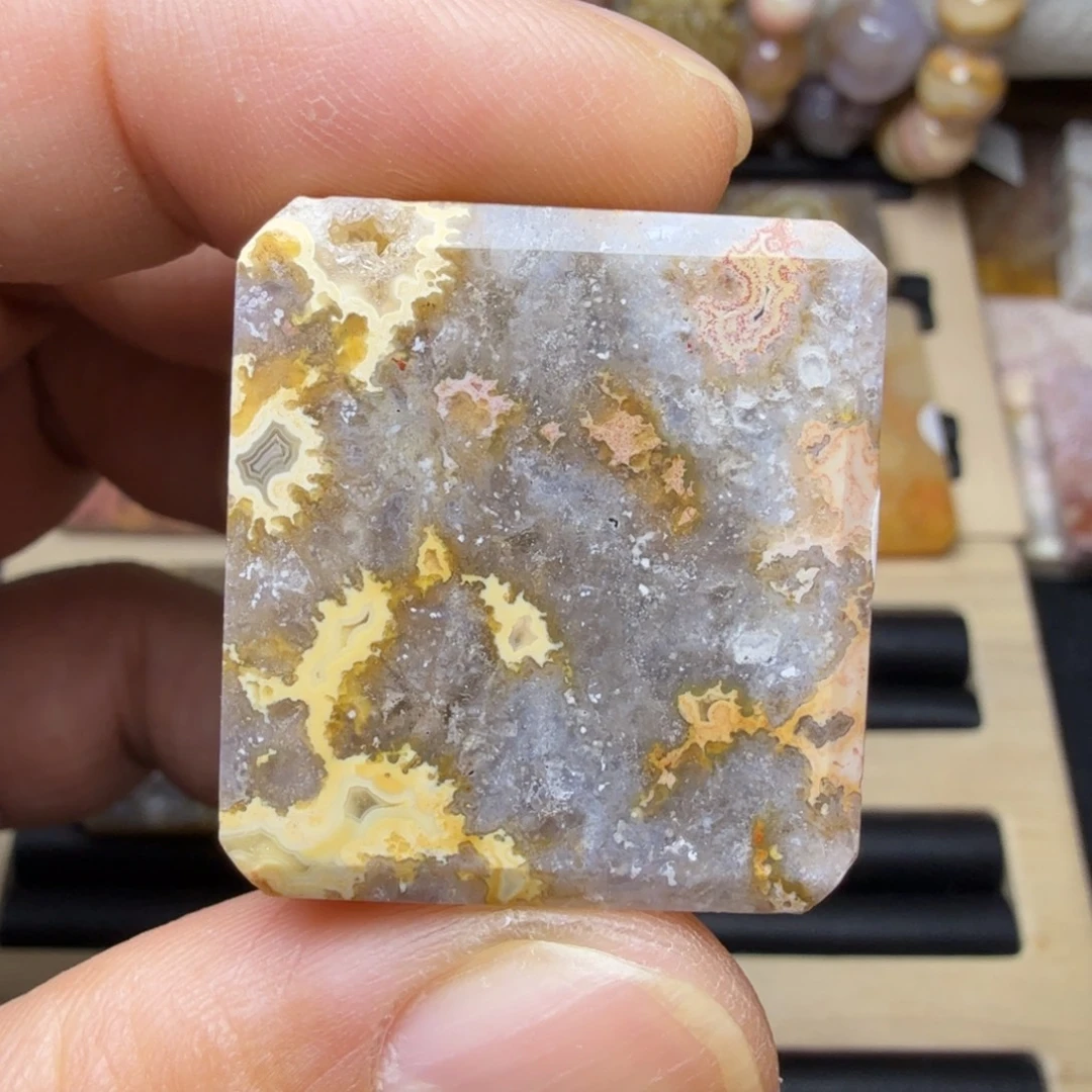 石英质玉未镶嵌纯天然色有机玉石保真色