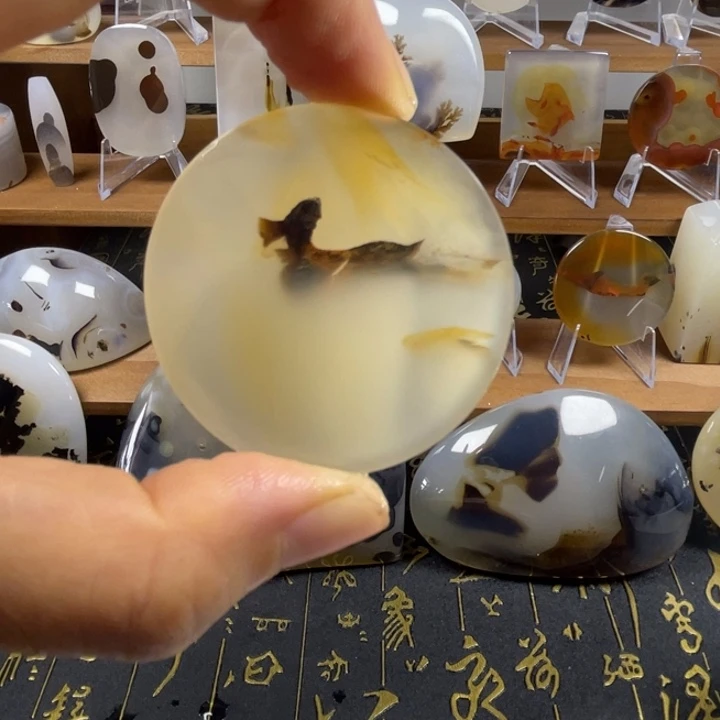 玛瑙/玉髓玛瑙象形圆牌小鸭子未镶嵌