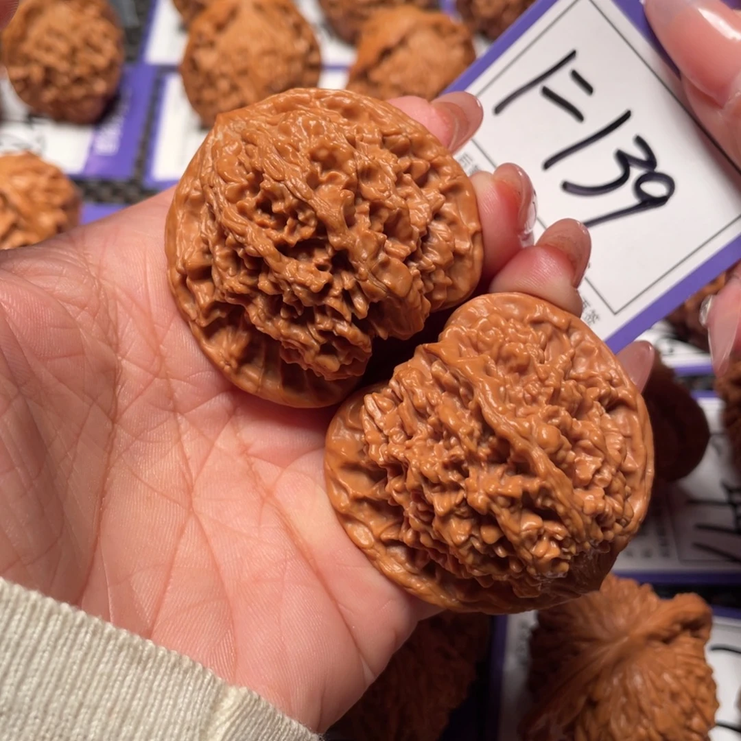 文玩核桃把件139号满天星45