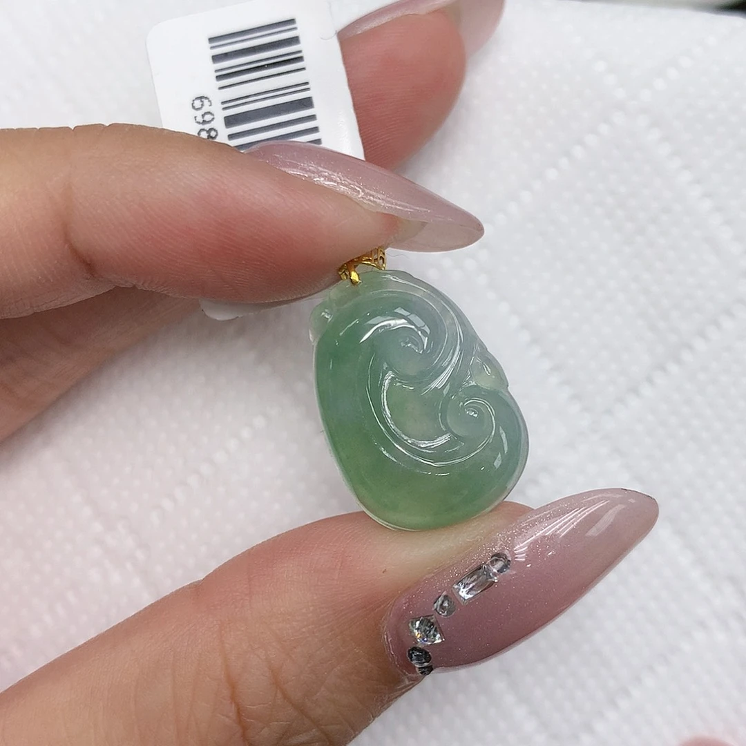颈饰18K金镶嵌翡翠