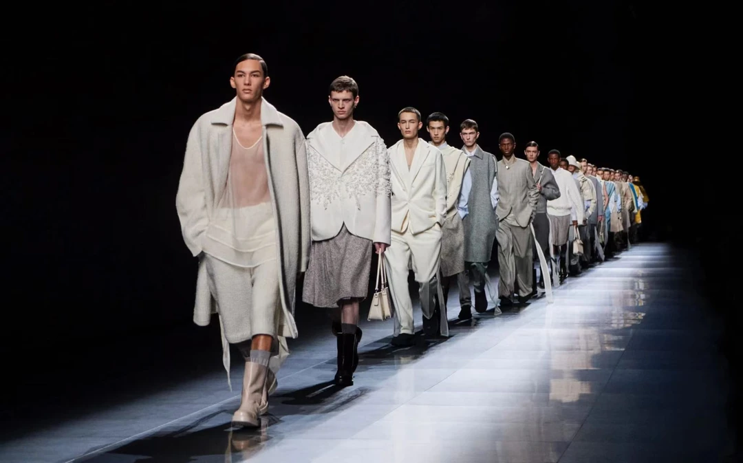 10号链接【可乐烫钻】2025潮牌休闲百搭重磅洗水T恤纯棉-8838