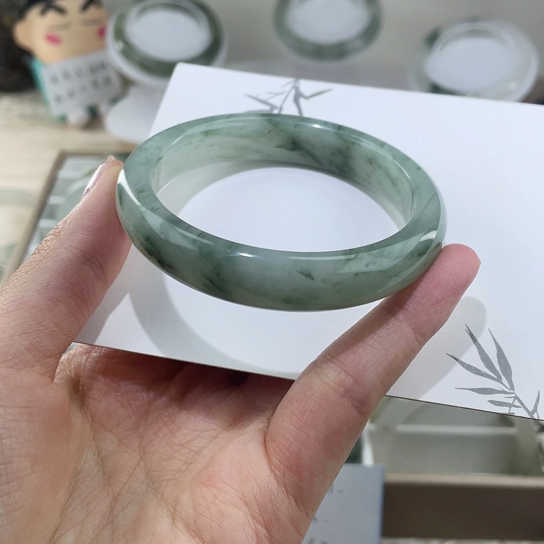 石英质玉（天山翠）未镶嵌手镯56.3圈口