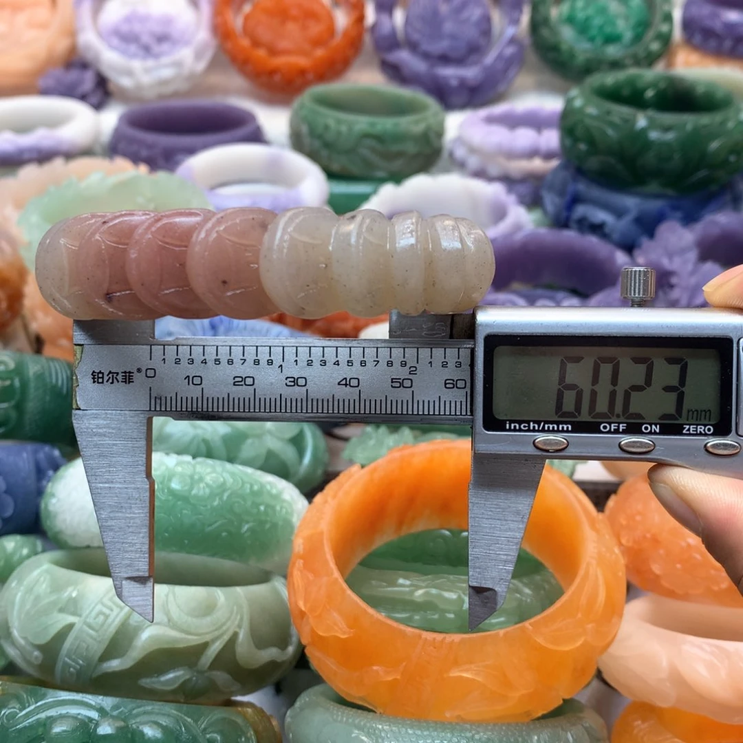 未镶嵌手镯石英质玉