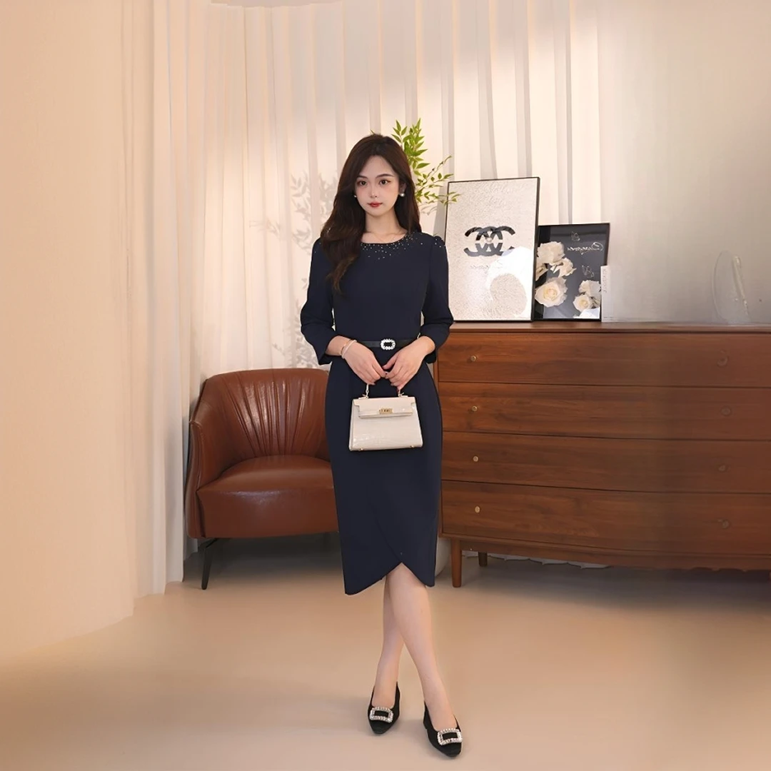 H122【歌】春季新款专选捷克钻设计感连衣裙