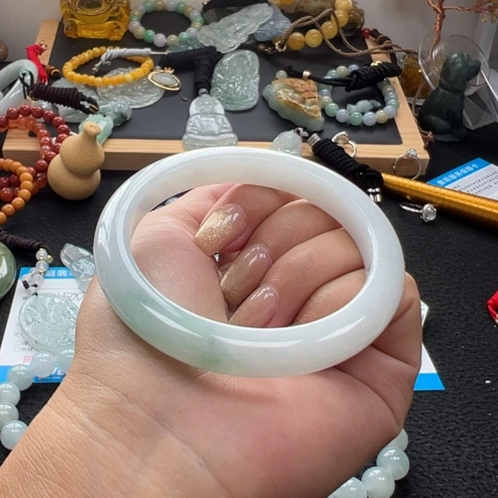 翡翠未镶嵌颈饰天然A货缅甸翡翠