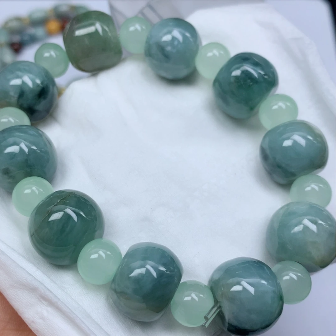 翡翠颈饰未镶嵌吊坠