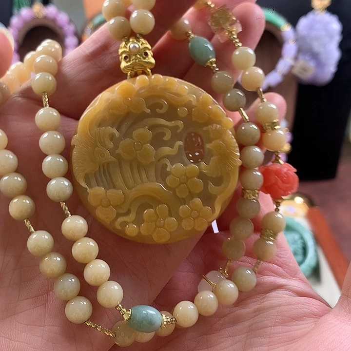 翡翠未镶嵌颈饰吊坠