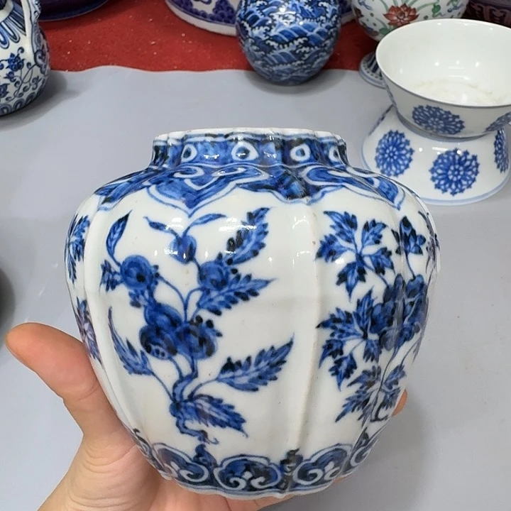 和***鸽瓶陶瓷制品纯手工青花罐