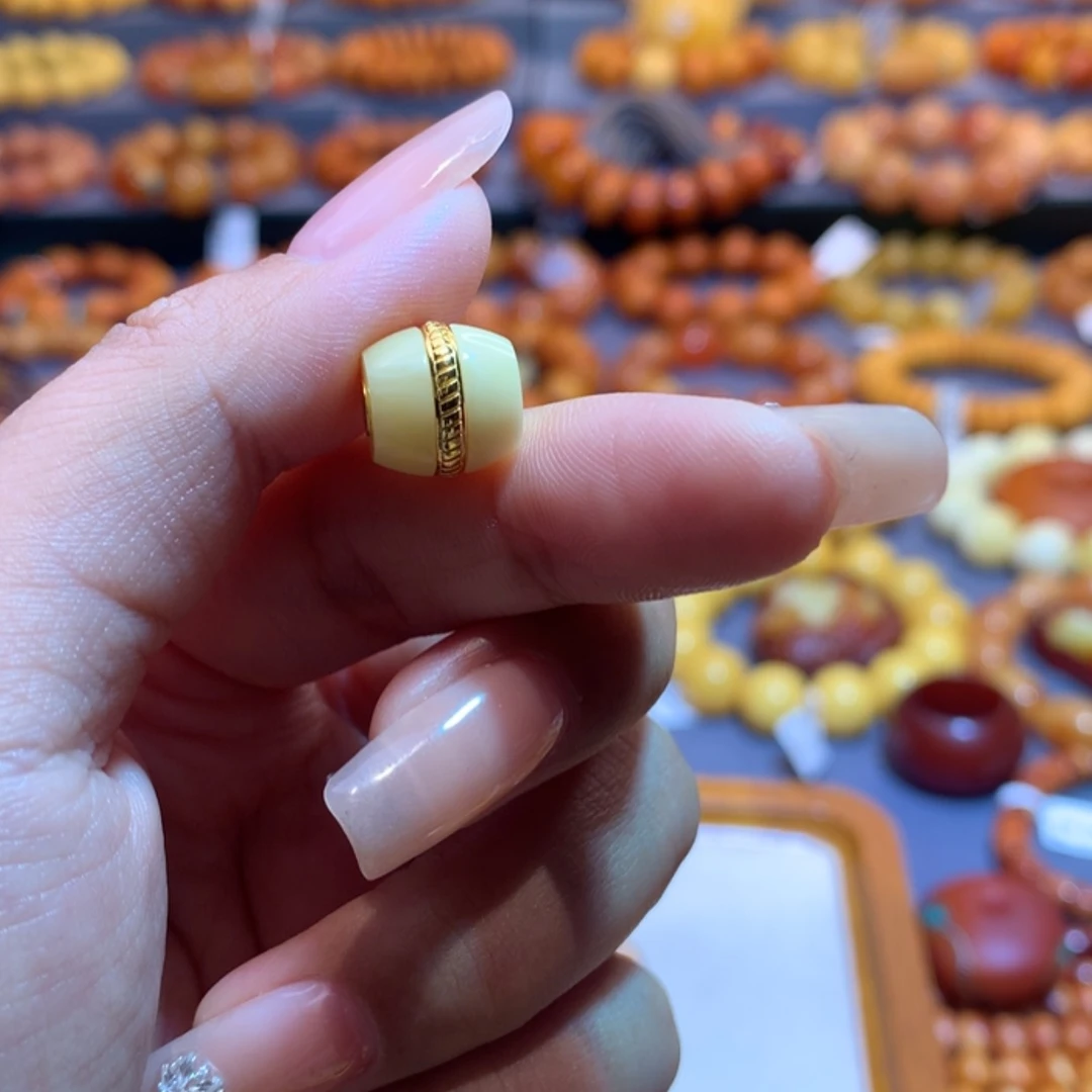 【闪购商品】未镶嵌吊坠(不含链)蜜蜡张*亿蜜蜡吊坠