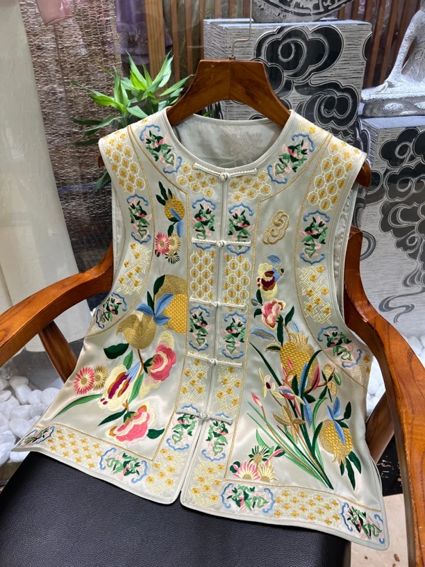 中国风重工刺绣马甲醋酸马夹无袖