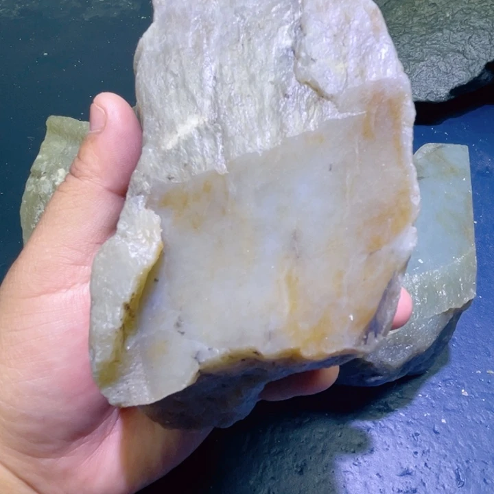 和田玉未镶嵌珠宝半成品